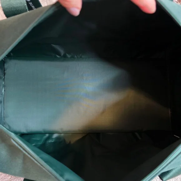 Lacoste Green Duffel Travel bag with White Accents - Picture 8 of 8